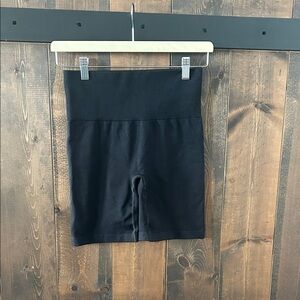 TNA Aritzia Black Women's High-Waisted Athletic Shorts Size S